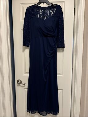Elegant Navy Lace-Detail Evening Dress r Mother-of-the-Groom Dress